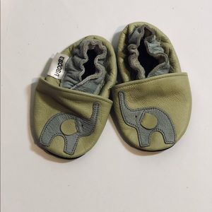 EUC Ebooba Elephant Leather Crib Shoes